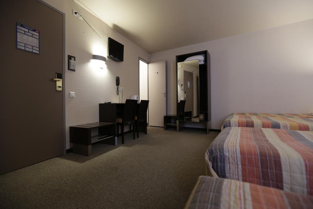 Hotel Au Petit Caporal ميزو الفورْ الغرفة الصورة