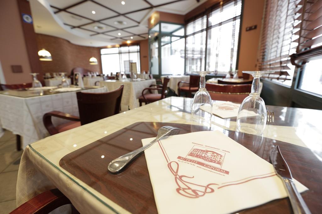 Hotel Au Petit Caporal ميزو الفورْ المظهر الخارجي الصورة
