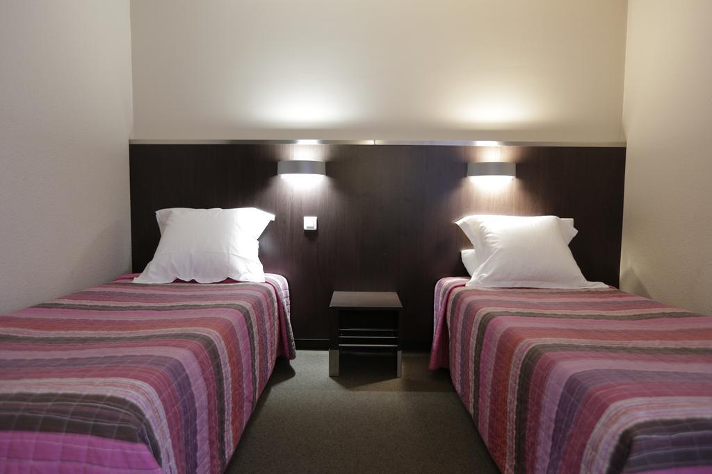Hotel Au Petit Caporal ميزو الفورْ الغرفة الصورة