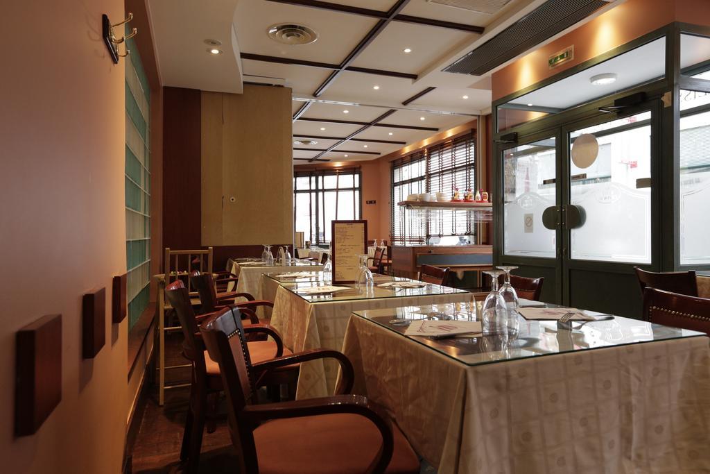 Hotel Au Petit Caporal ميزو الفورْ المظهر الخارجي الصورة
