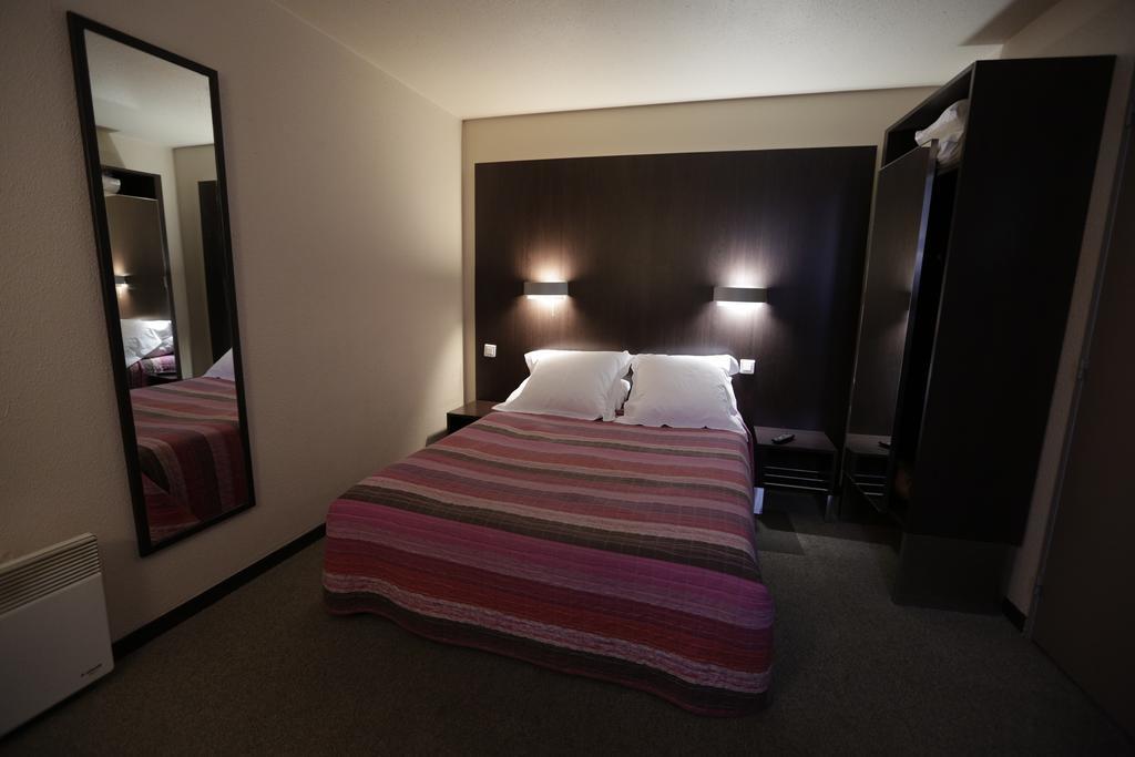 Hotel Au Petit Caporal ميزو الفورْ المظهر الخارجي الصورة