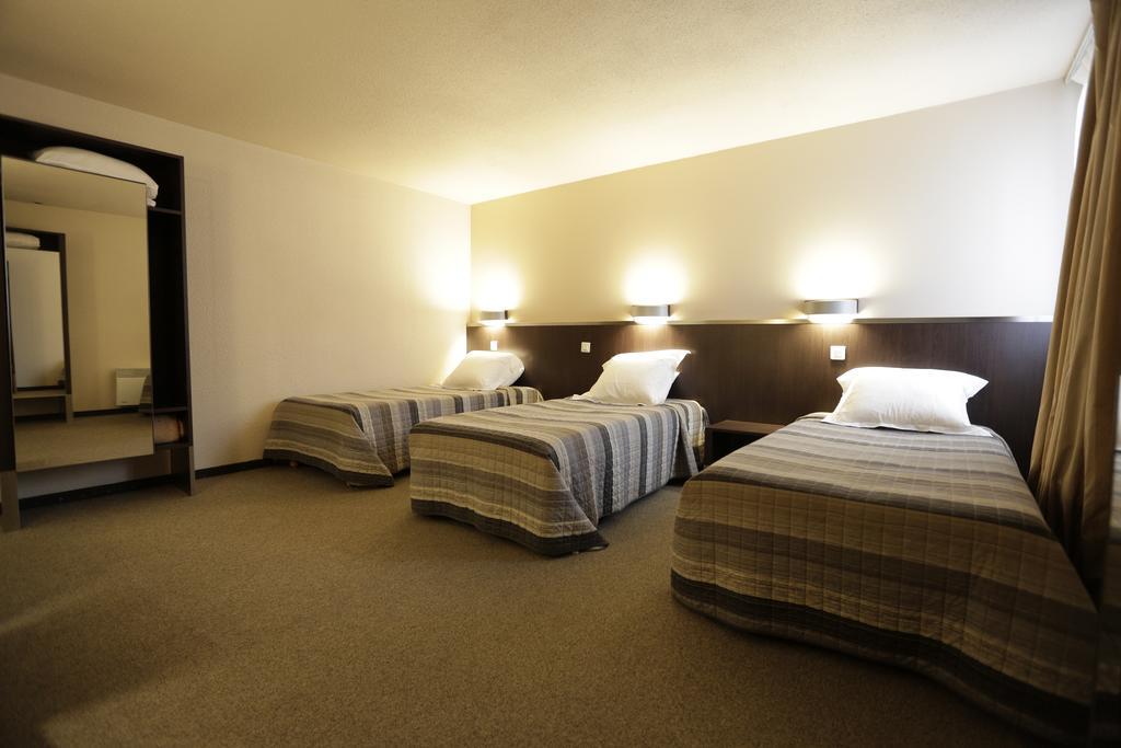 Hotel Au Petit Caporal ميزو الفورْ المظهر الخارجي الصورة