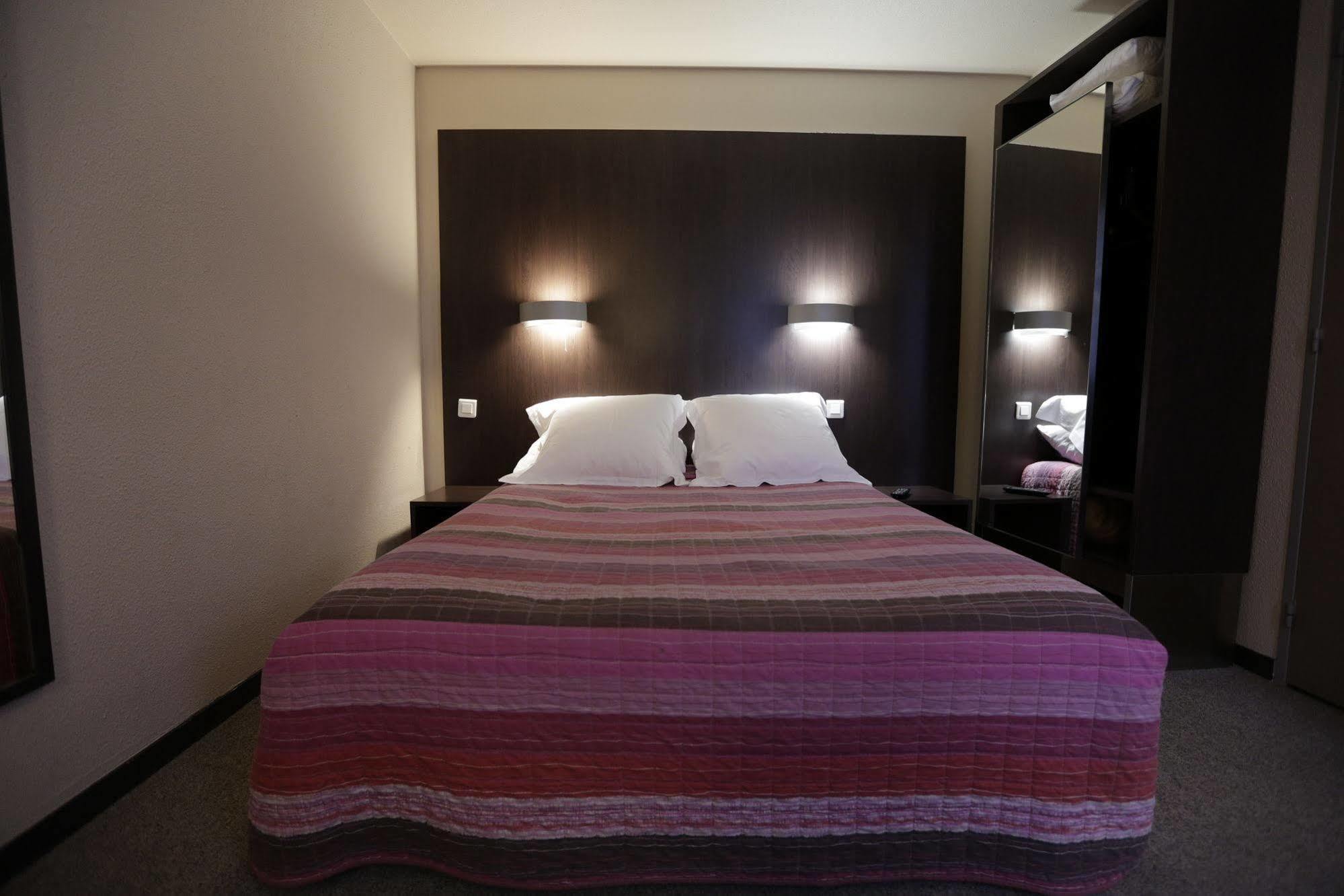 Hotel Au Petit Caporal ميزو الفورْ المظهر الخارجي الصورة